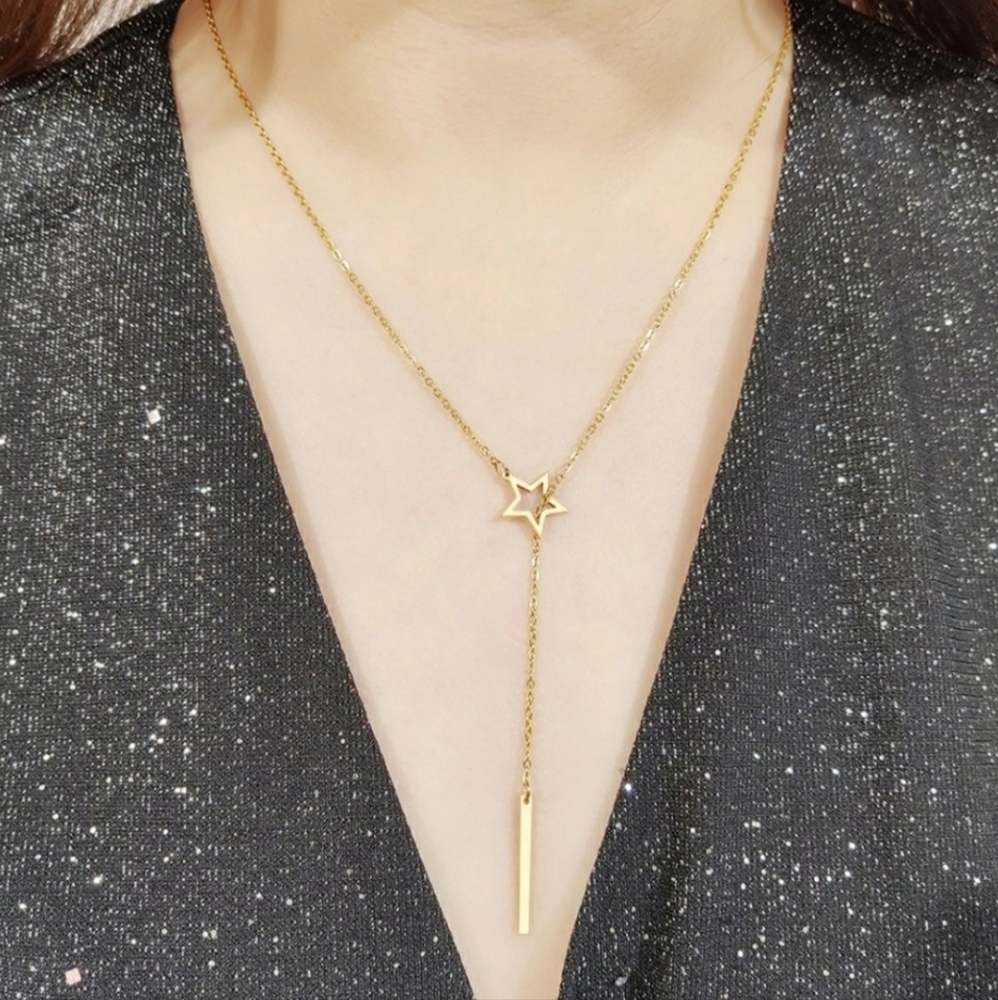 * Steal of a Deal Bundle * BOGO * Buy The Necklace Get The Stud Earrings Free *